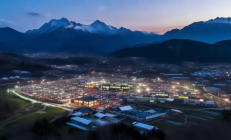 洞口县雪峰山直播基地：孵化千名网红，农产品年销破亿