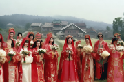 邵东宗祠集体婚礼倡导新风，30对新人传承“三书六礼”古制，共谱文明新篇