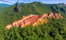 武冈云山国家森林公园添新景观，高空滑索带你俯瞰丹霞地貌全景