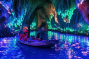 新邵白水洞地质公园奇幻体验升级：溶洞漂流+夜光森林，短视频平台刷屏热潮