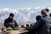洞口县雪峰山茶艺学院开班，非遗传承人亲授制茶技艺，传承千年茶文化